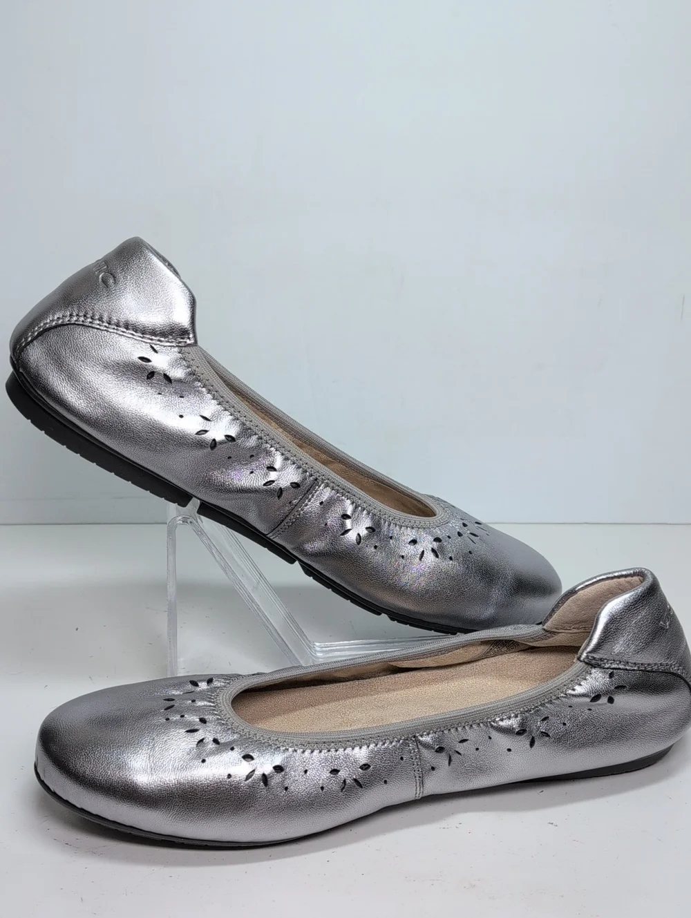 Vionic Geneva metal ballet silver flats women's size 8 EU 39